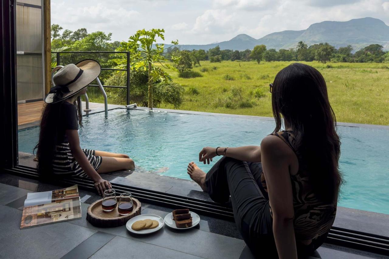 Two Villa By Stayvista With Infinity Pool, Farm & Mountain Views, Modern Interiors Karjat Esterno foto