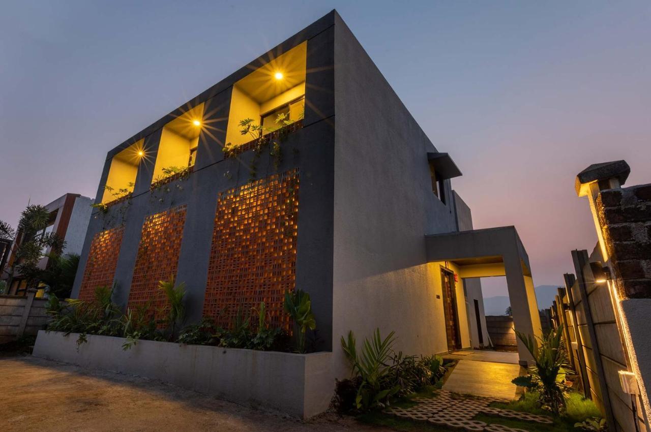 Two Villa By Stayvista With Infinity Pool, Farm & Mountain Views, Modern Interiors Karjat Esterno foto